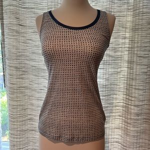 Cute banana republic sleeveless top!